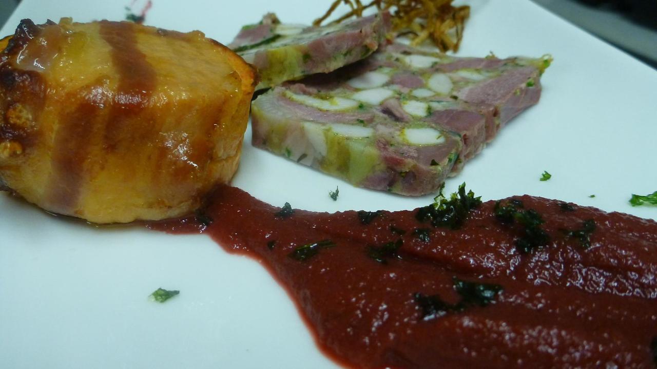 Auberge Fleurie Montsalvy Екстериор снимка