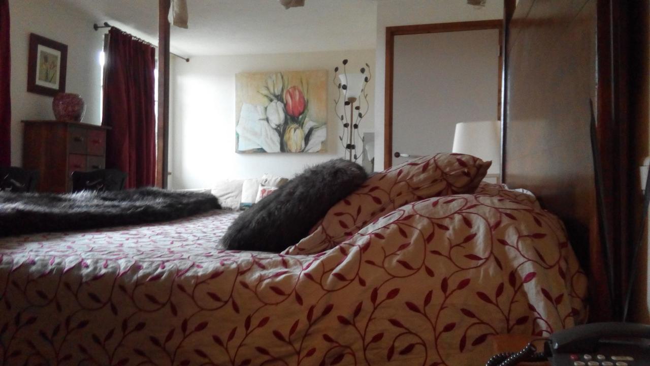 Auberge Fleurie Montsalvy Екстериор снимка